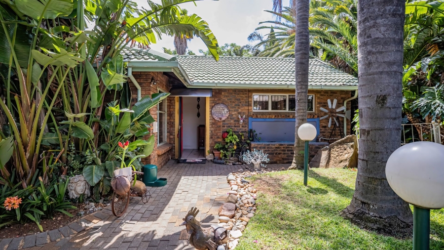 3 Bedroom Property for Sale in Garsfontein Gauteng