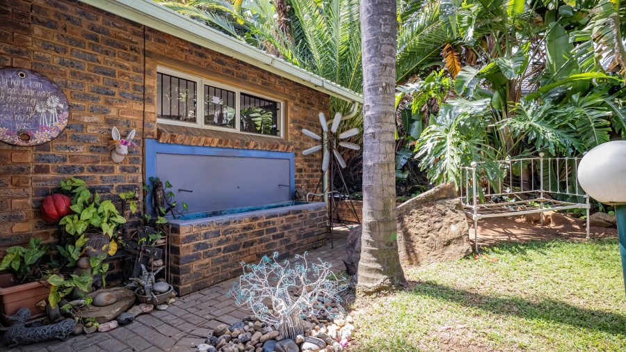 3 Bedroom Property for Sale in Garsfontein Gauteng