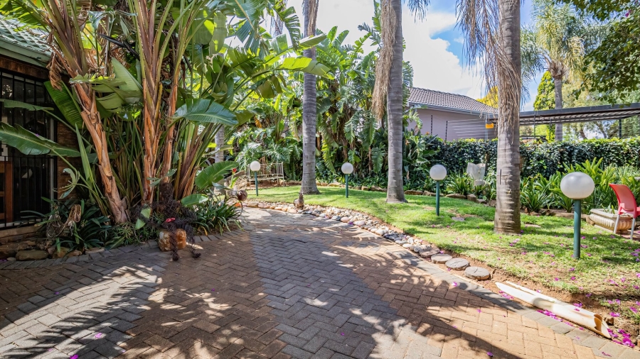 3 Bedroom Property for Sale in Garsfontein Gauteng