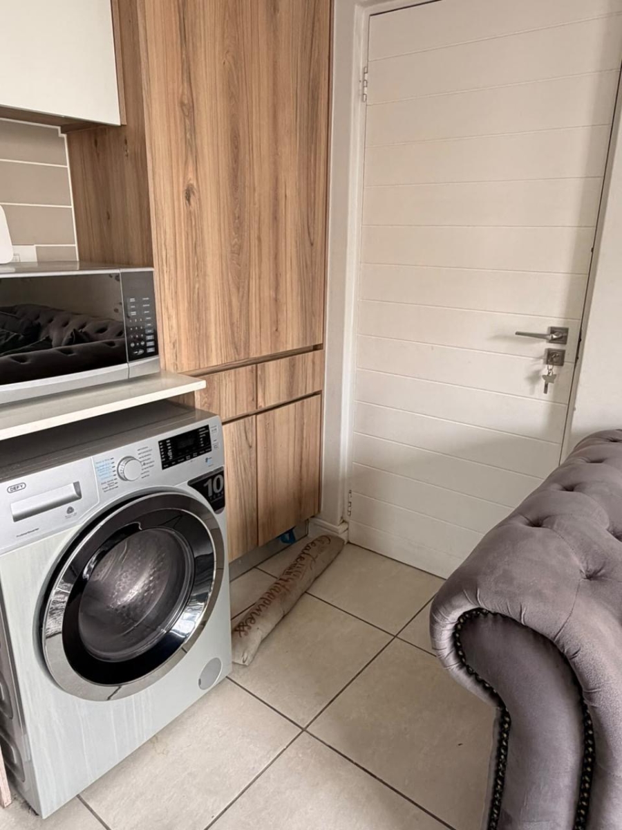 To Let 1 Bedroom Property for Rent in Linbro Park Gauteng