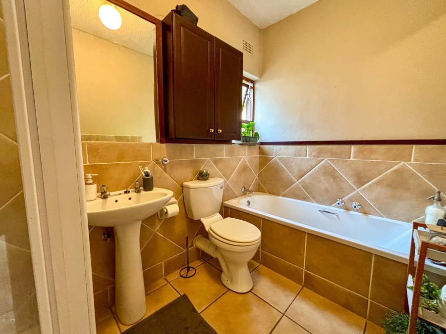 1 Bedroom Property for Sale in Pineslopes Gauteng