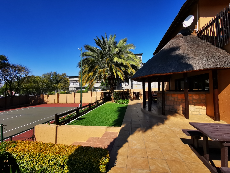 1 Bedroom Property for Sale in Pineslopes Gauteng