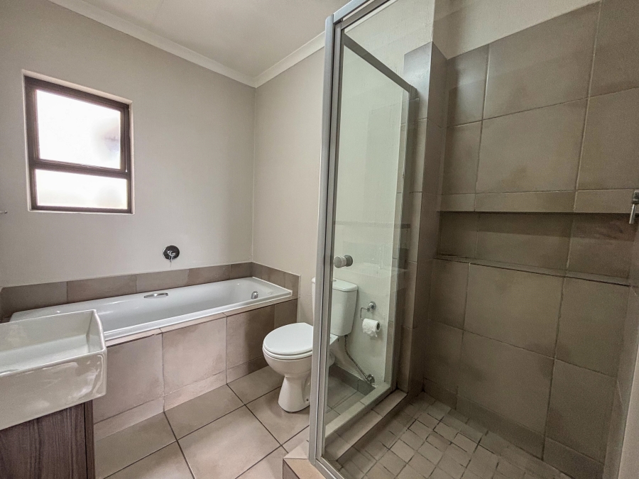 To Let 2 Bedroom Property for Rent in Fourways Gauteng