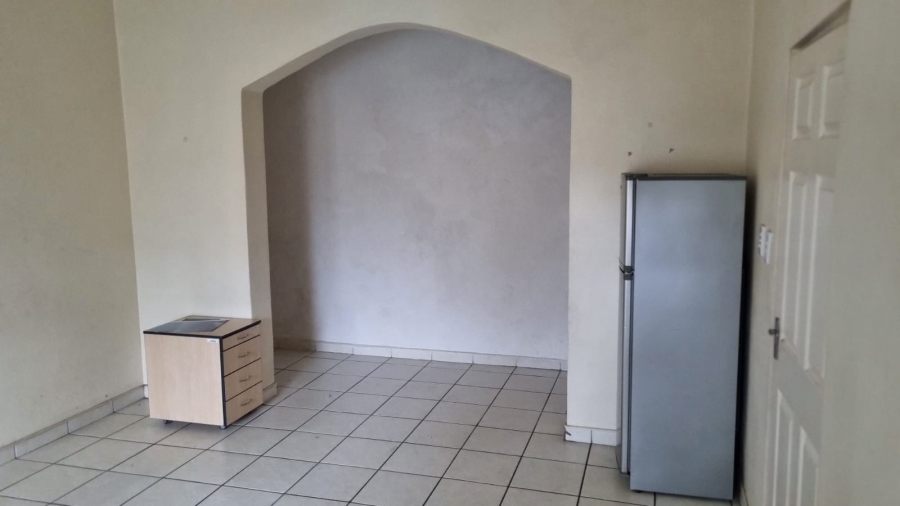 To Let 2 Bedroom Property for Rent in Robertsham Gauteng