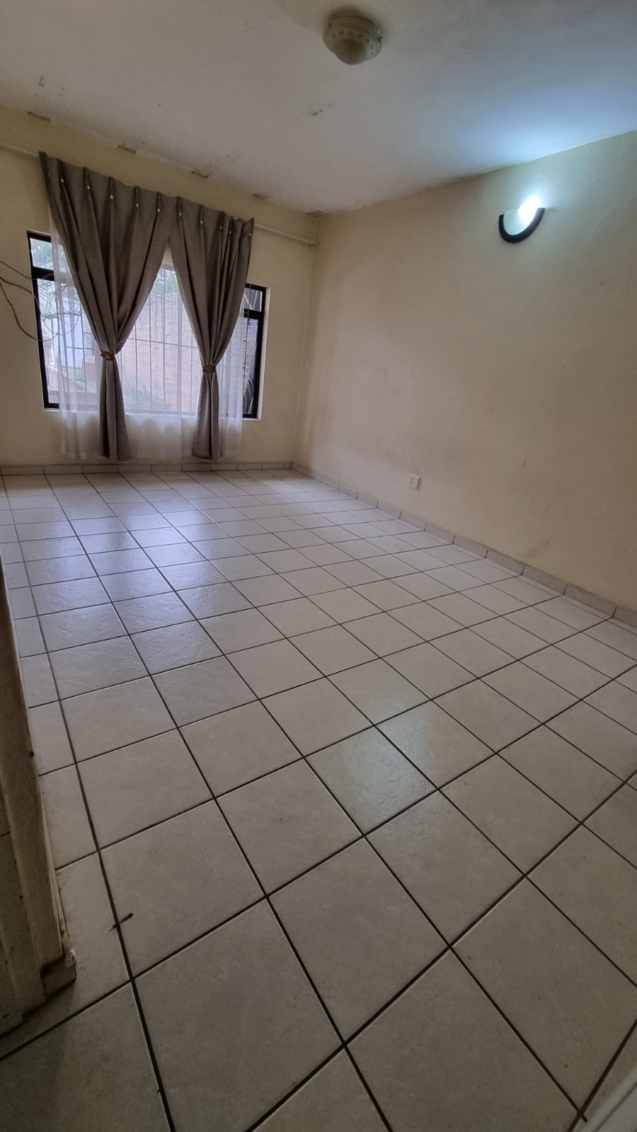 To Let 2 Bedroom Property for Rent in Robertsham Gauteng