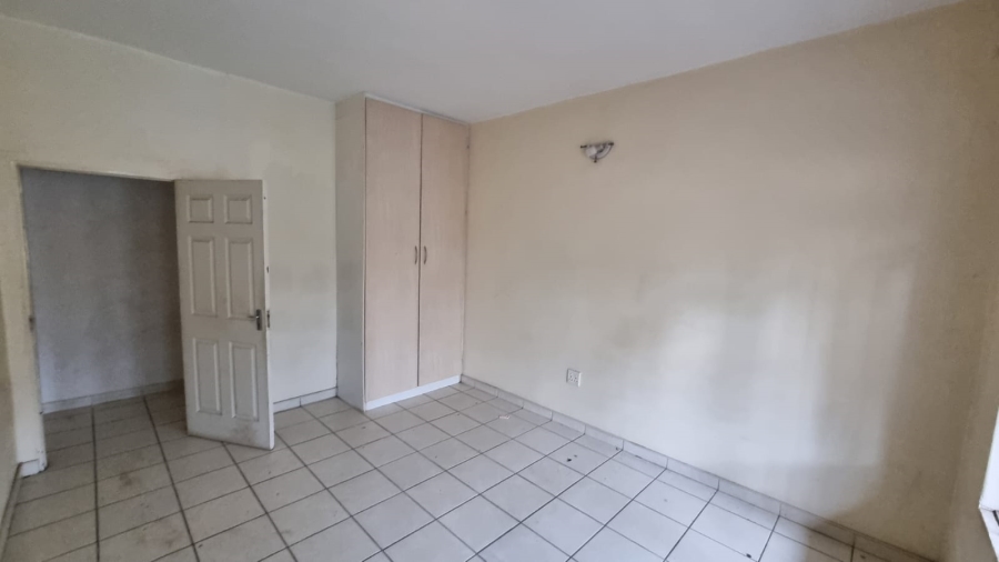 To Let 2 Bedroom Property for Rent in Robertsham Gauteng