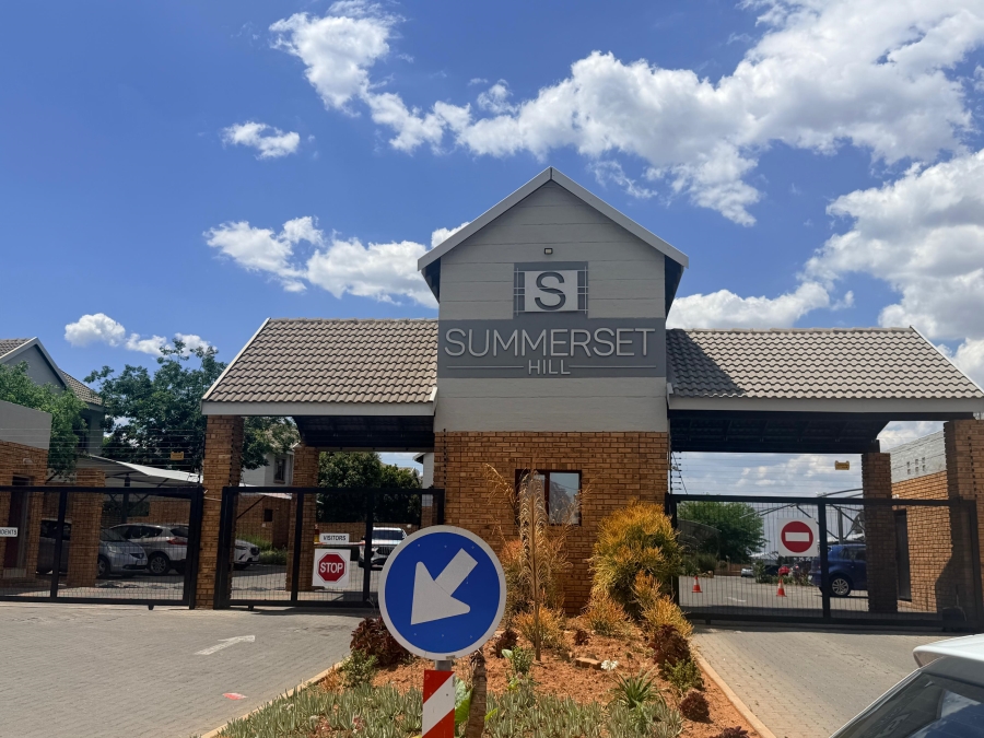 2 Bedroom Property for Sale in Blue Hills Gauteng