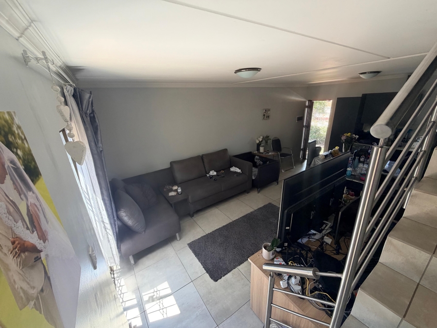 2 Bedroom Property for Sale in Blue Hills Gauteng
