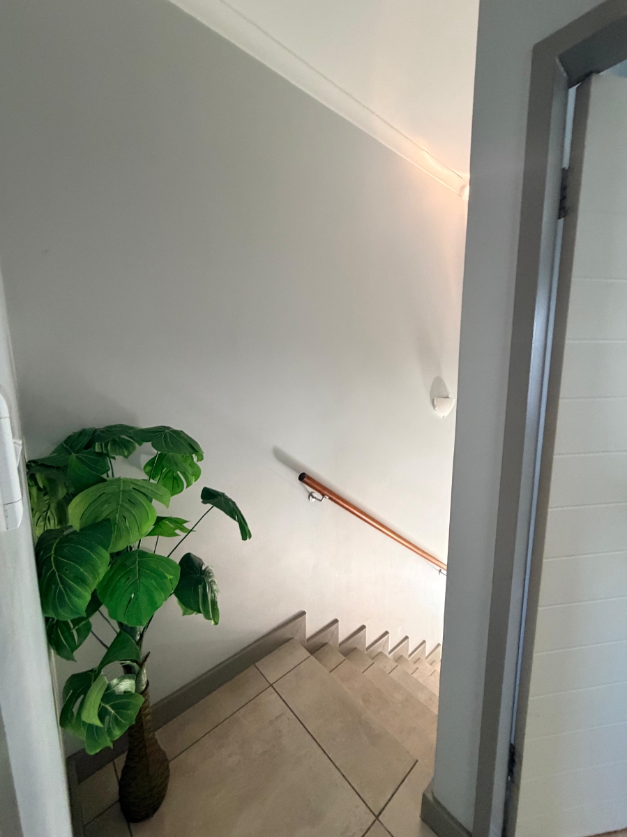 2 Bedroom Property for Sale in Blue Hills Gauteng