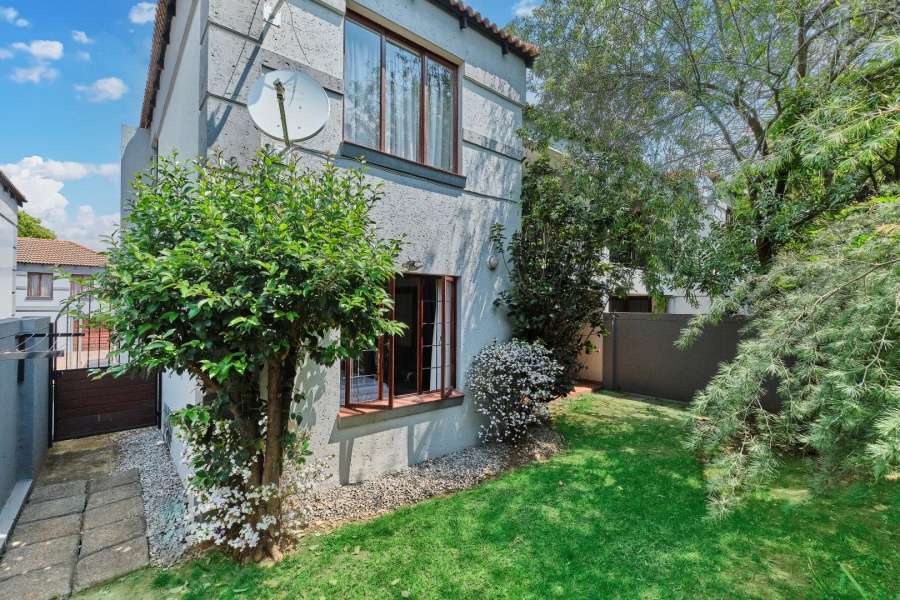 2 Bedroom Property for Sale in Bryanston Gauteng