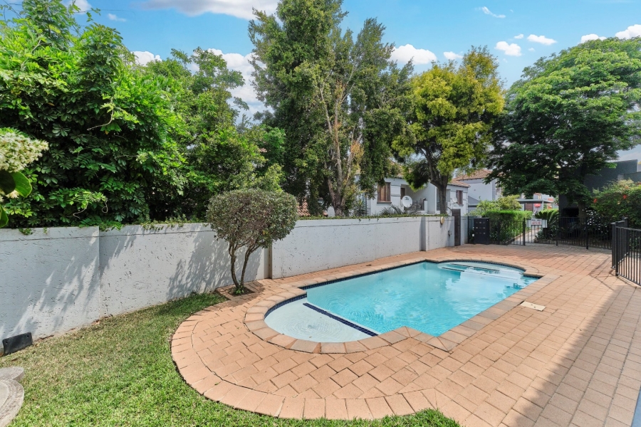 2 Bedroom Property for Sale in Bryanston Gauteng
