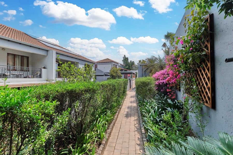 2 Bedroom Property for Sale in Bryanston Gauteng
