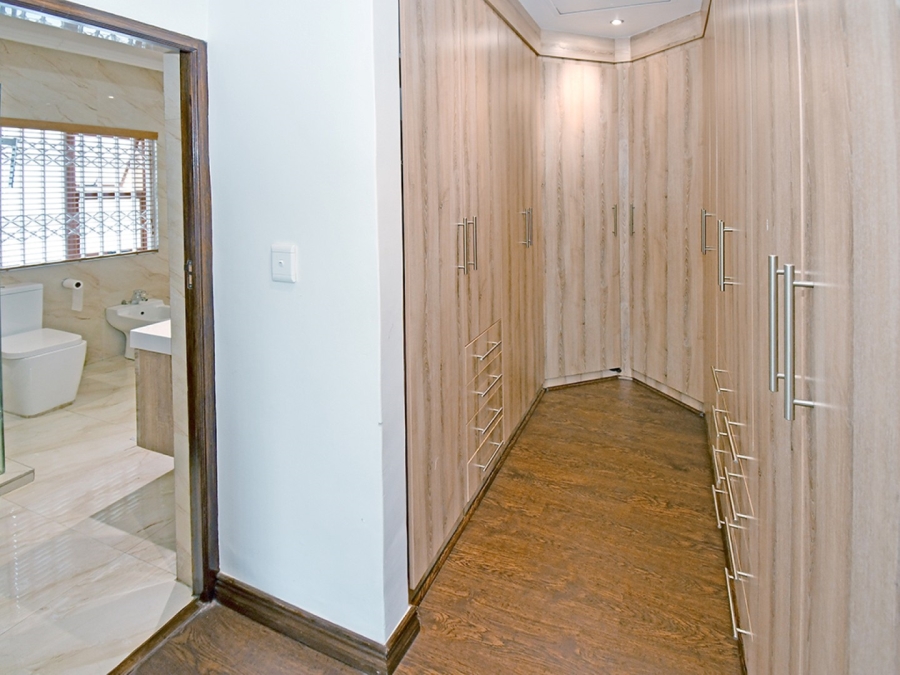 6 Bedroom Property for Sale in Bryanston Gauteng