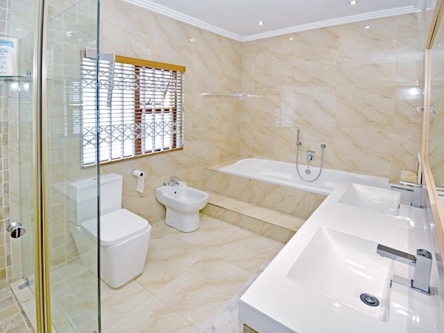 6 Bedroom Property for Sale in Bryanston Gauteng