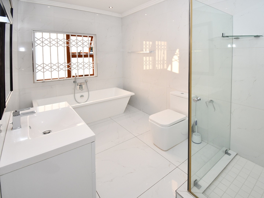 6 Bedroom Property for Sale in Bryanston Gauteng