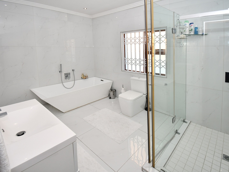 6 Bedroom Property for Sale in Bryanston Gauteng