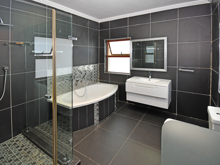 6 Bedroom Property for Sale in Bryanston Gauteng