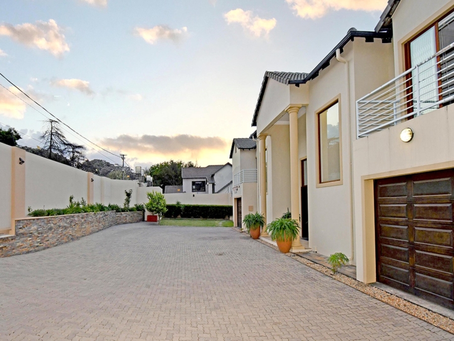 6 Bedroom Property for Sale in Bryanston Gauteng