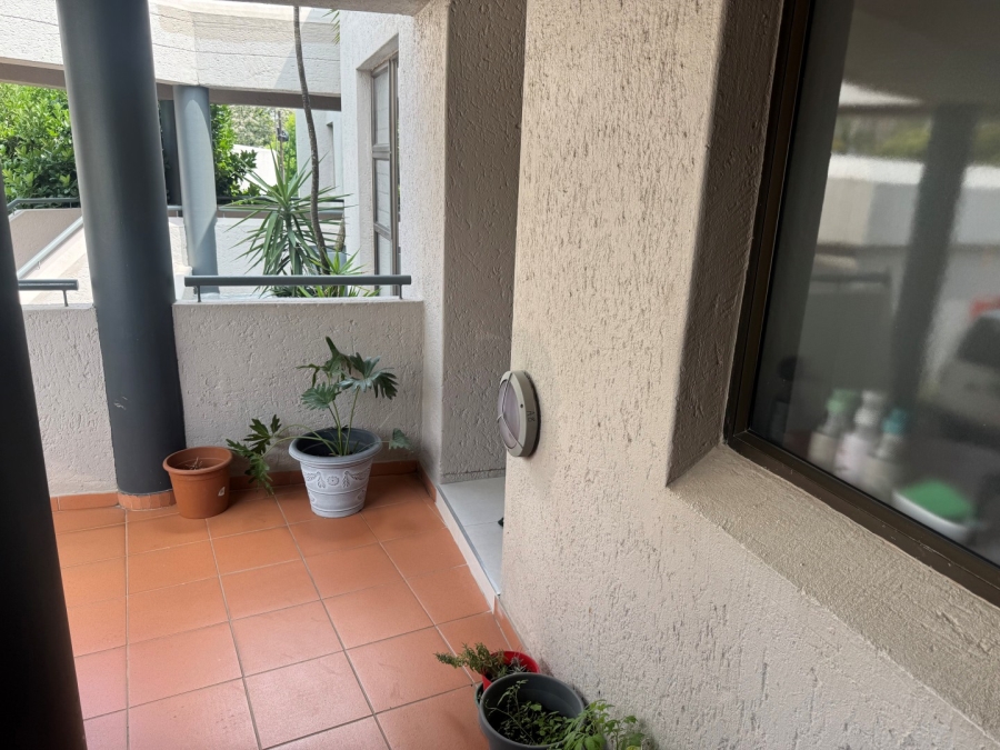 To Let 3 Bedroom Property for Rent in Benmore Gardens Gauteng