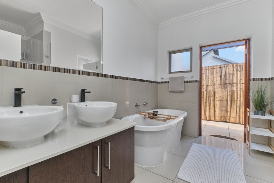 3 Bedroom Property for Sale in Bryanston Gauteng