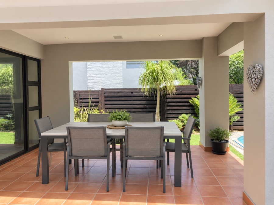 To Let 2 Bedroom Property for Rent in Waverley Gauteng