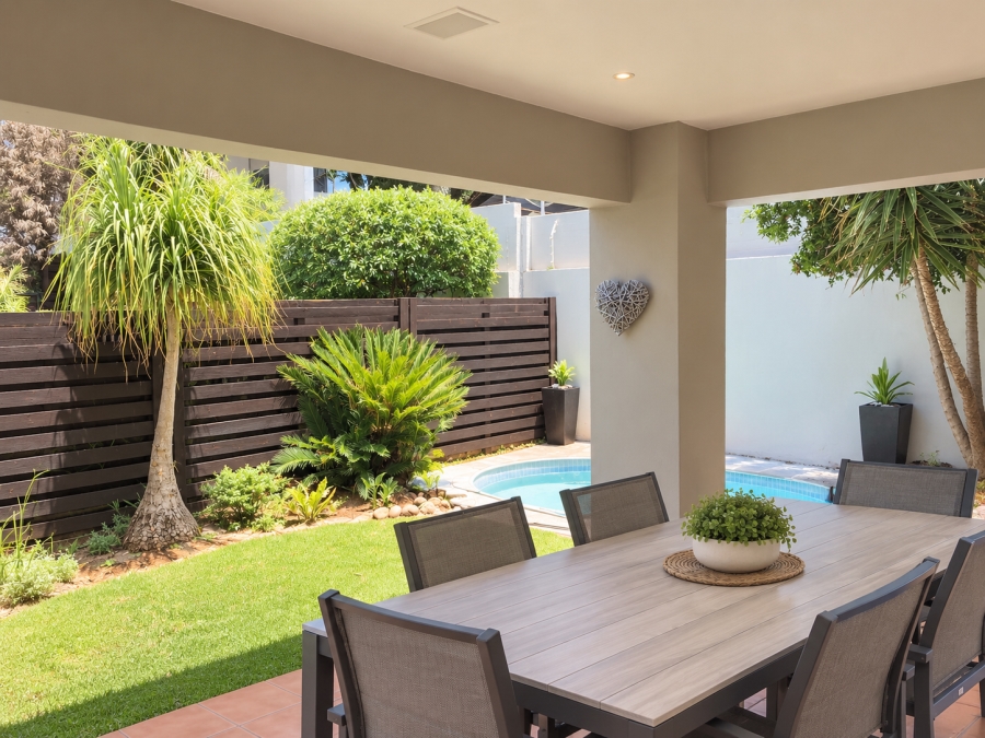 To Let 2 Bedroom Property for Rent in Waverley Gauteng