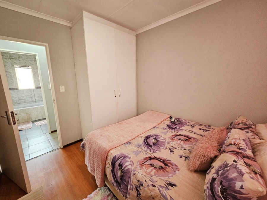 3 Bedroom Property for Sale in Kew Gauteng