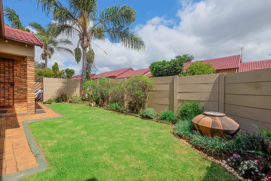 2 Bedroom Property for Sale in Allens Nek Gauteng