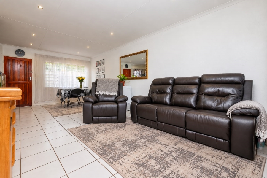 2 Bedroom Property for Sale in Allens Nek Gauteng