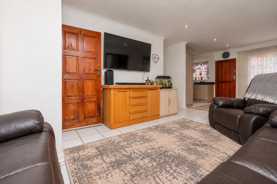 2 Bedroom Property for Sale in Allens Nek Gauteng