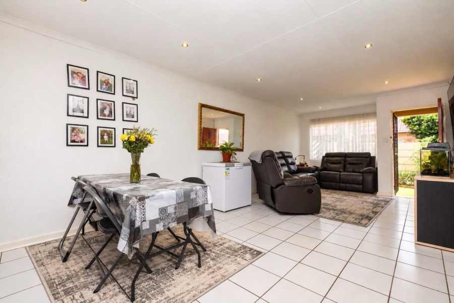 2 Bedroom Property for Sale in Allens Nek Gauteng