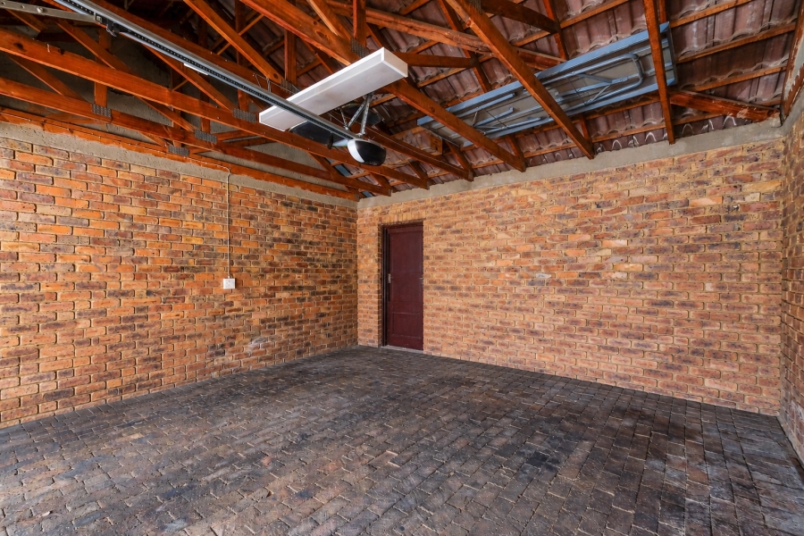 2 Bedroom Property for Sale in Allens Nek Gauteng
