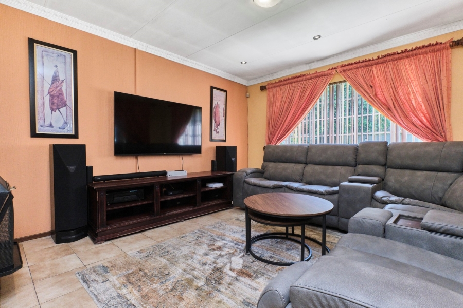 3 Bedroom Property for Sale in Gallo Manor Gauteng