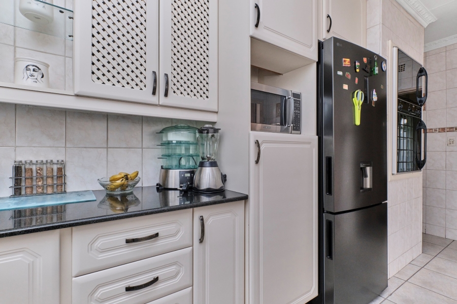 3 Bedroom Property for Sale in Gallo Manor Gauteng