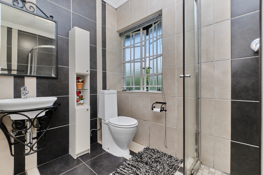 3 Bedroom Property for Sale in Gallo Manor Gauteng