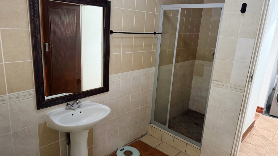 To Let 2 Bedroom Property for Rent in Bryanston Gauteng