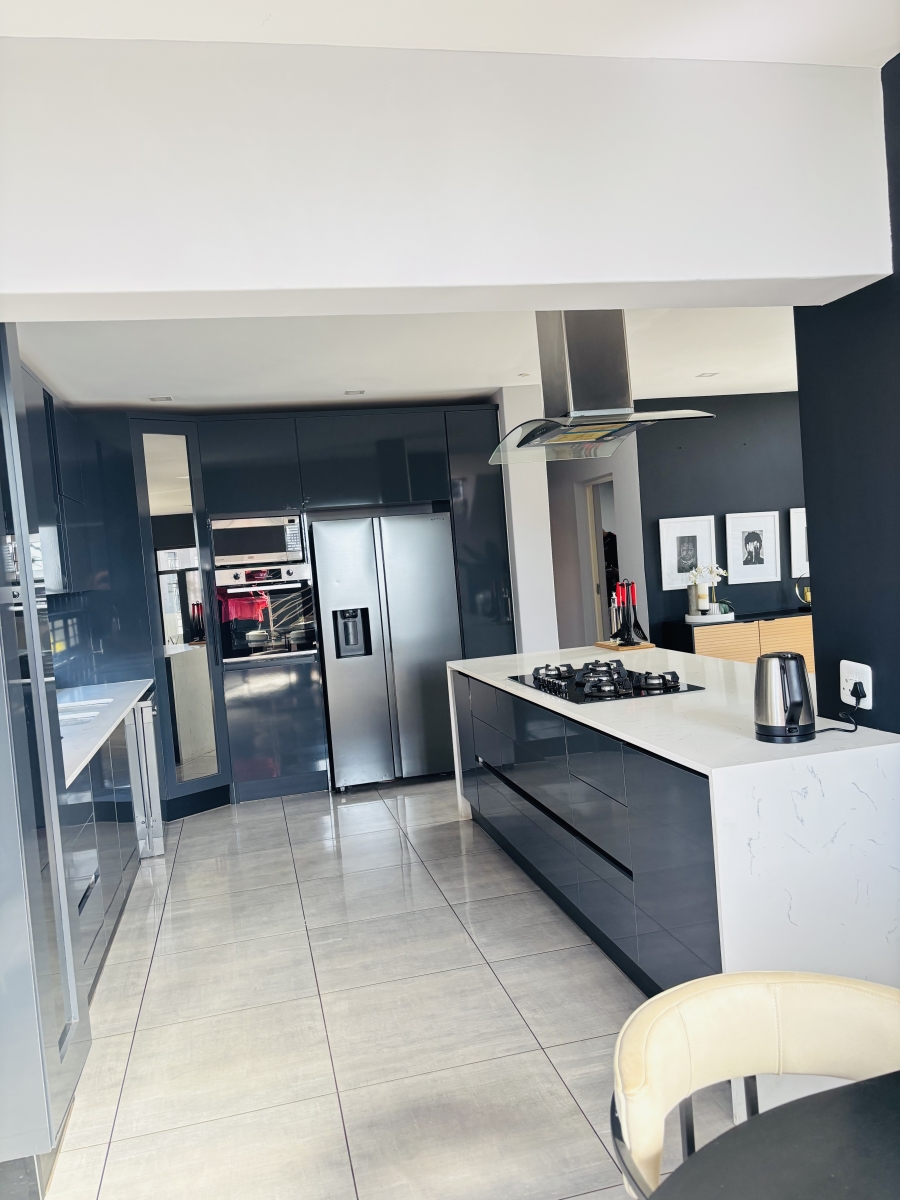 4 Bedroom Property for Sale in Clayville Gauteng