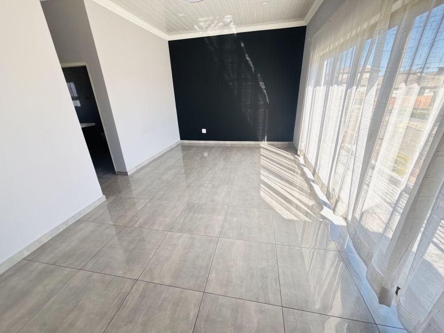 4 Bedroom Property for Sale in Clayville Gauteng