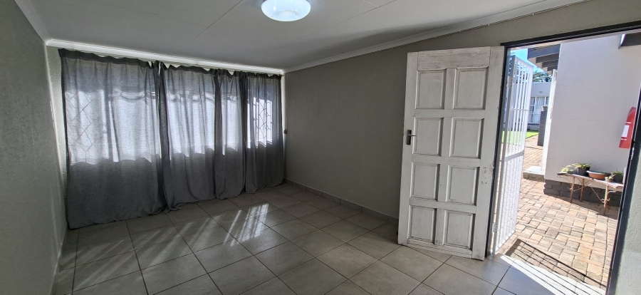 To Let Commercial Property for Rent in Monument Gauteng