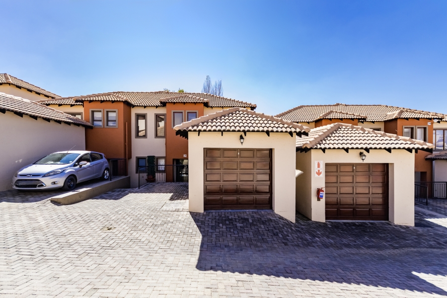 2 Bedroom Property for Sale in Noordheuwel Gauteng