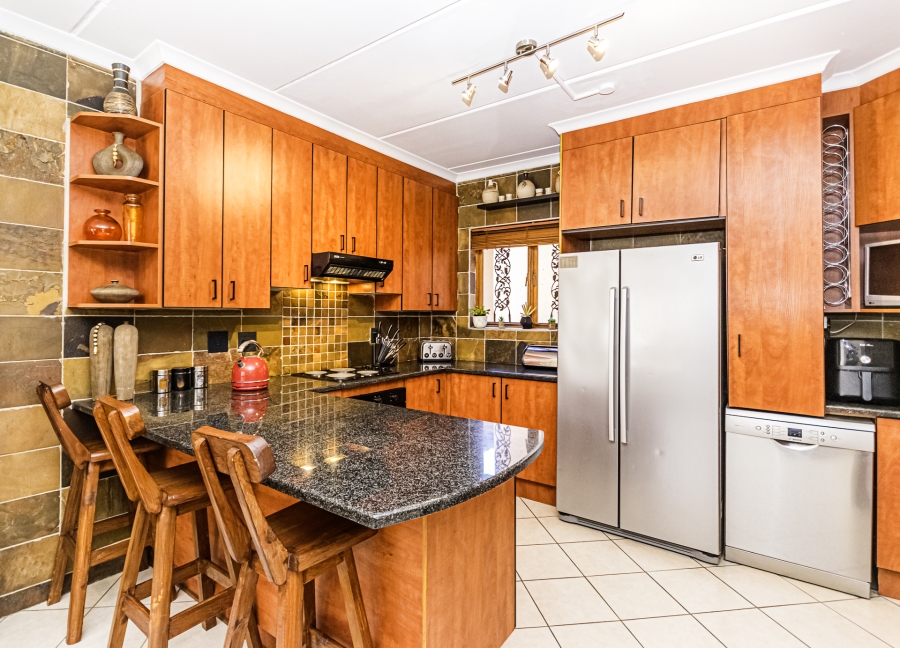 2 Bedroom Property for Sale in Noordheuwel Gauteng