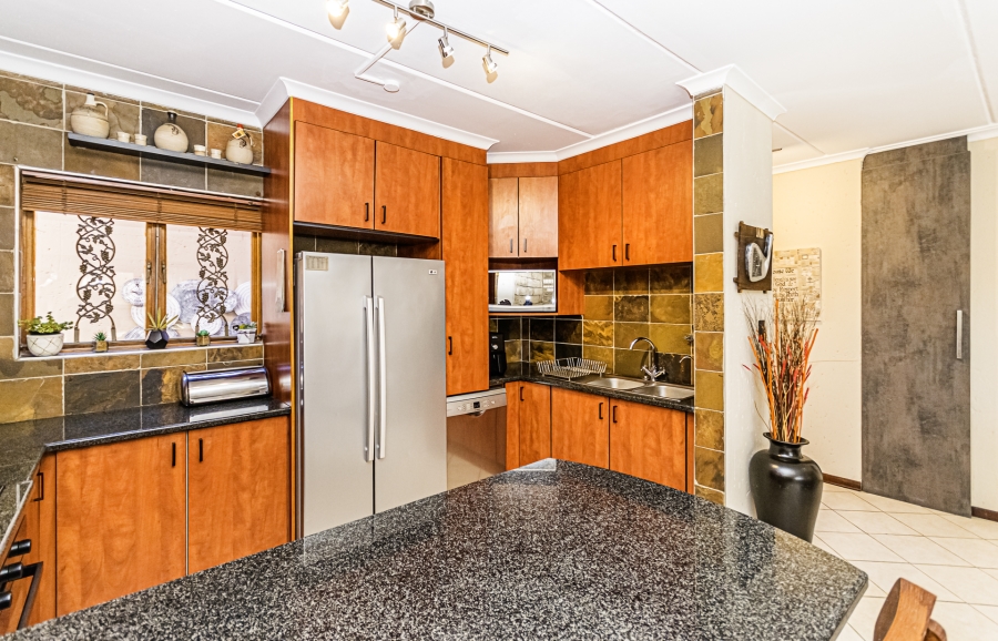 2 Bedroom Property for Sale in Noordheuwel Gauteng