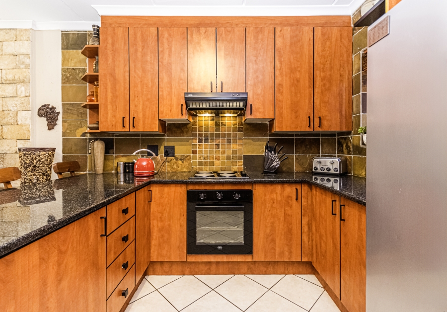 2 Bedroom Property for Sale in Noordheuwel Gauteng