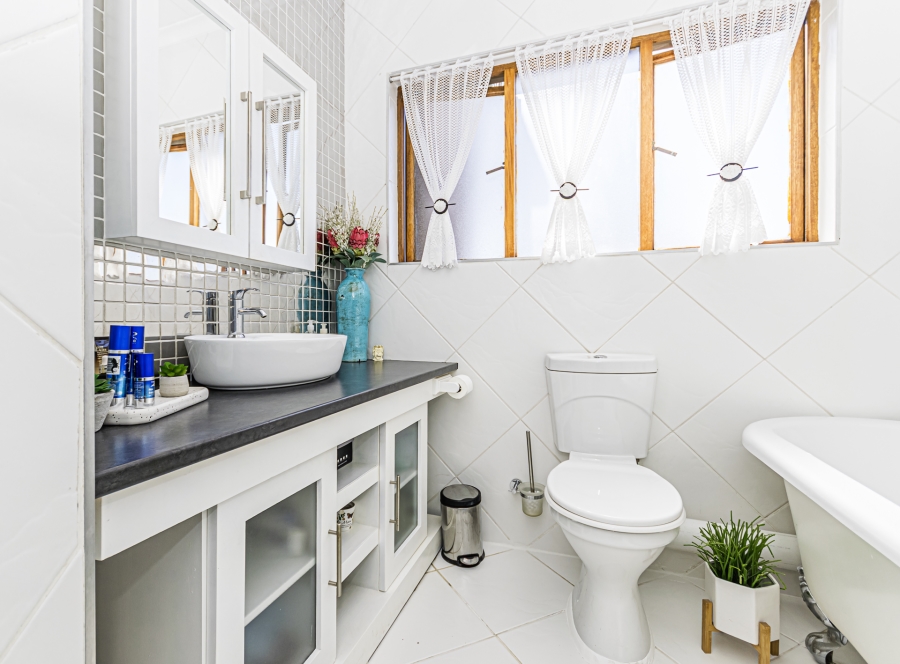2 Bedroom Property for Sale in Noordheuwel Gauteng