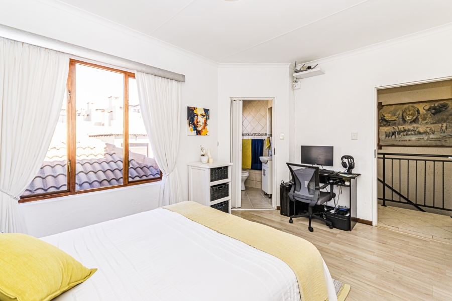 2 Bedroom Property for Sale in Noordheuwel Gauteng