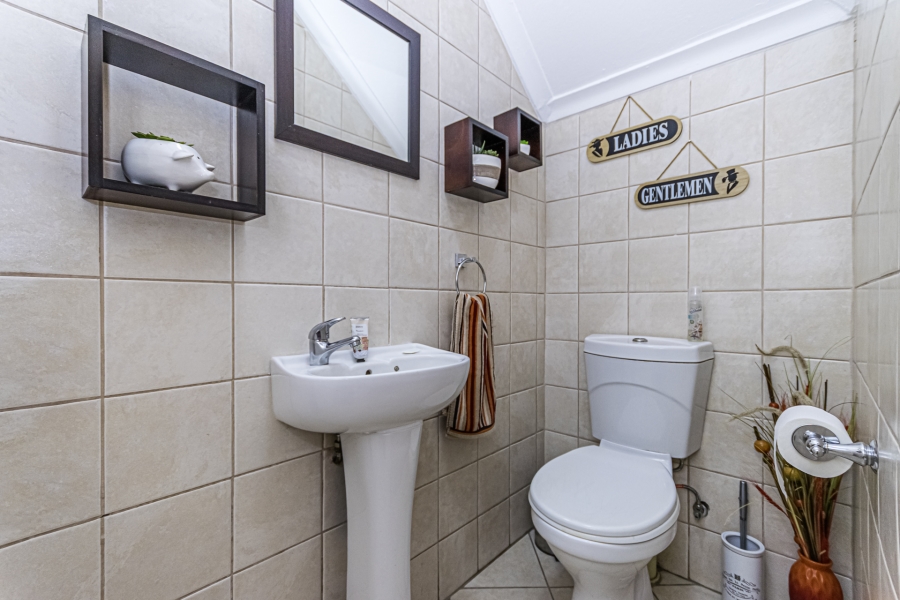 2 Bedroom Property for Sale in Noordheuwel Gauteng