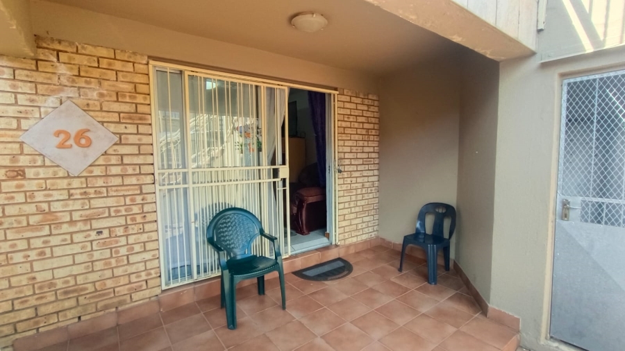 2 Bedroom Property for Sale in Helikonpark Gauteng