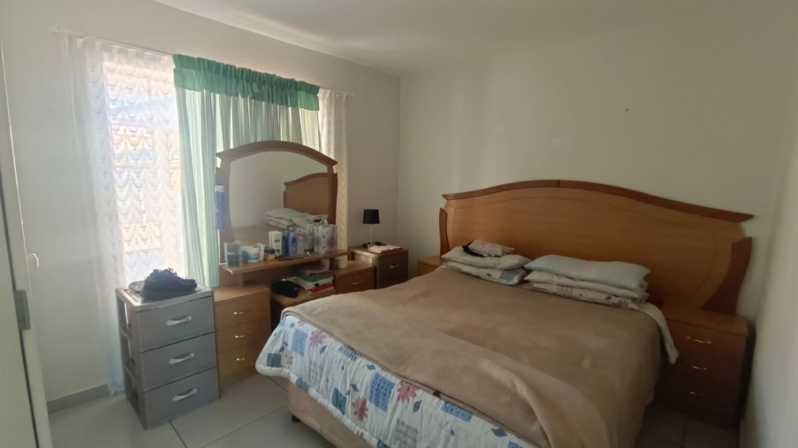 2 Bedroom Property for Sale in Helikonpark Gauteng