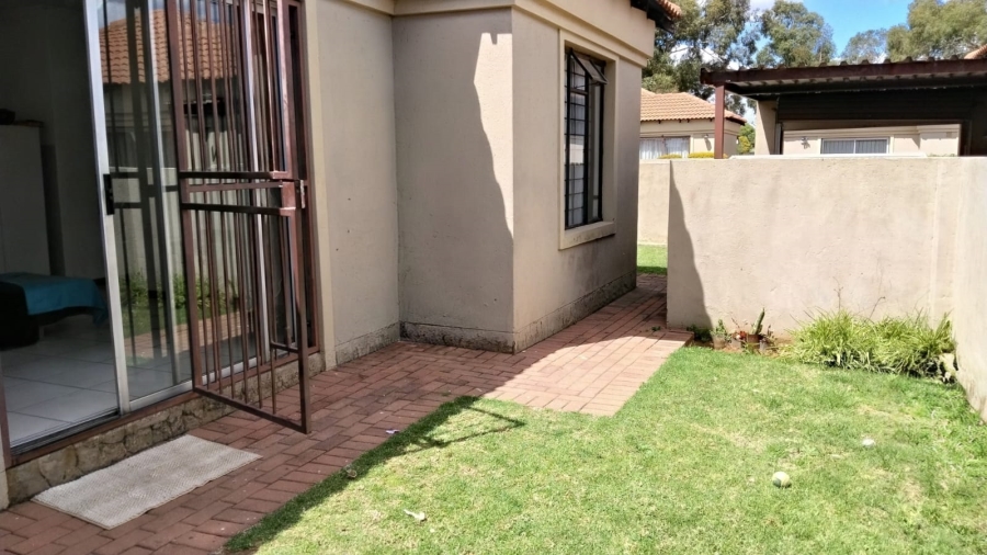 2 Bedroom Property for Sale in Greenhills Gauteng
