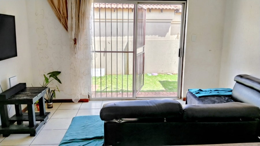 2 Bedroom Property for Sale in Greenhills Gauteng